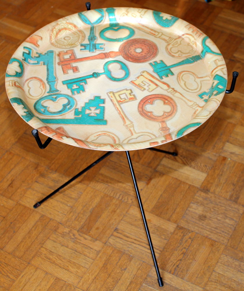 Table d'appoint tr�pied MANOVER 1950-60 50 Issy-les-Moulineaux (92)