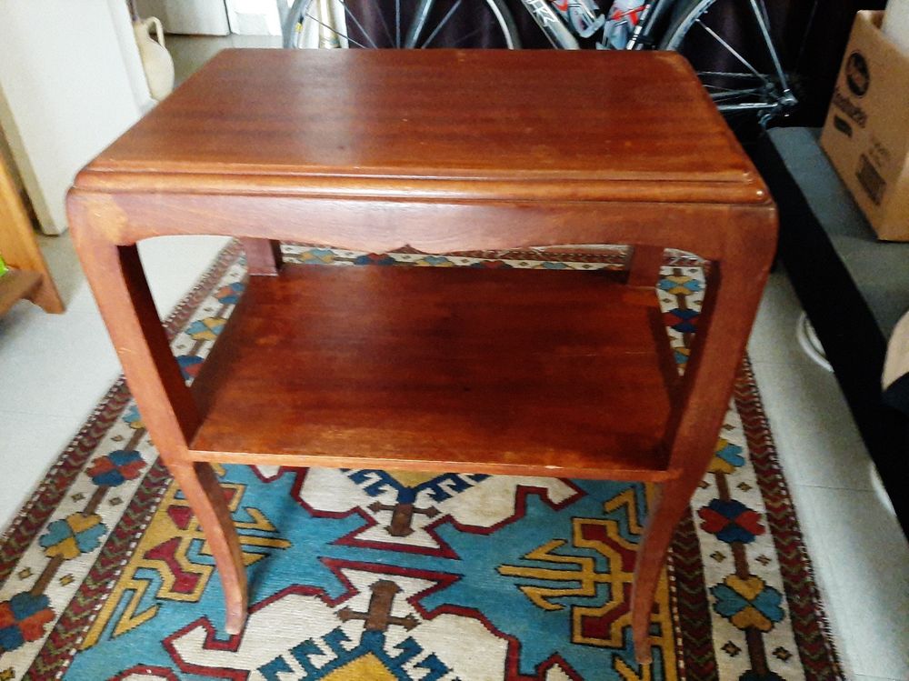 Table d'appoint 24 Le Lavandou (83)