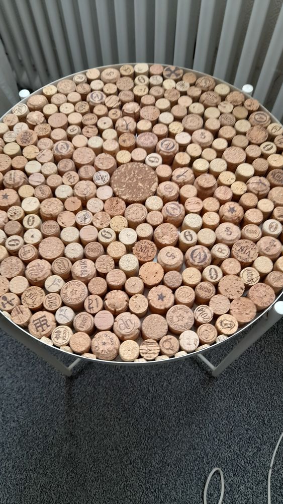 Table d'appoint. 
150 Ploemeur (56)