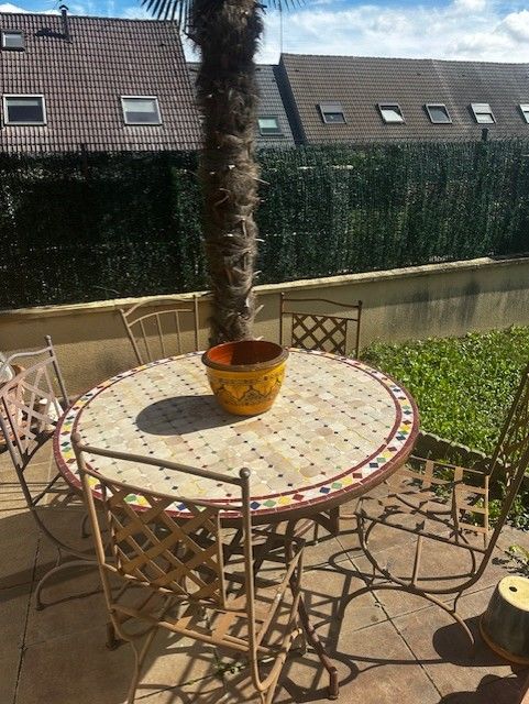 Table artisanale Zellij et 5 chaises en fer forg� 500 Amiens (80)