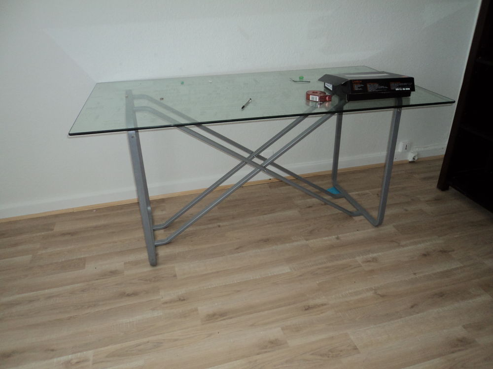 Table avec plateau verre 50 Belfort (90)