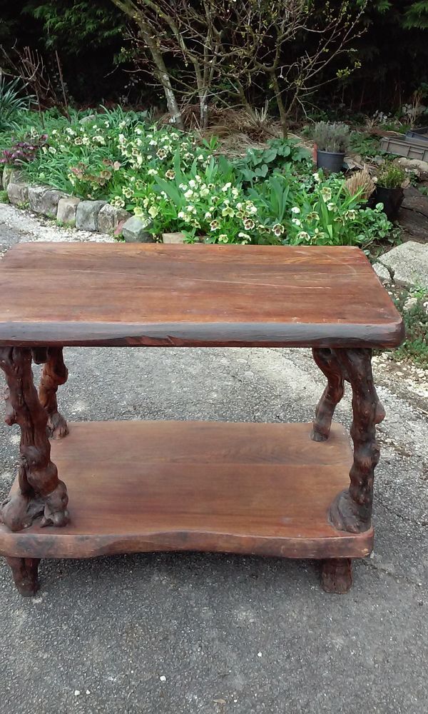 table avec 2 plateaux et pieds en ceps de vigne 0 Englebelmer (80)