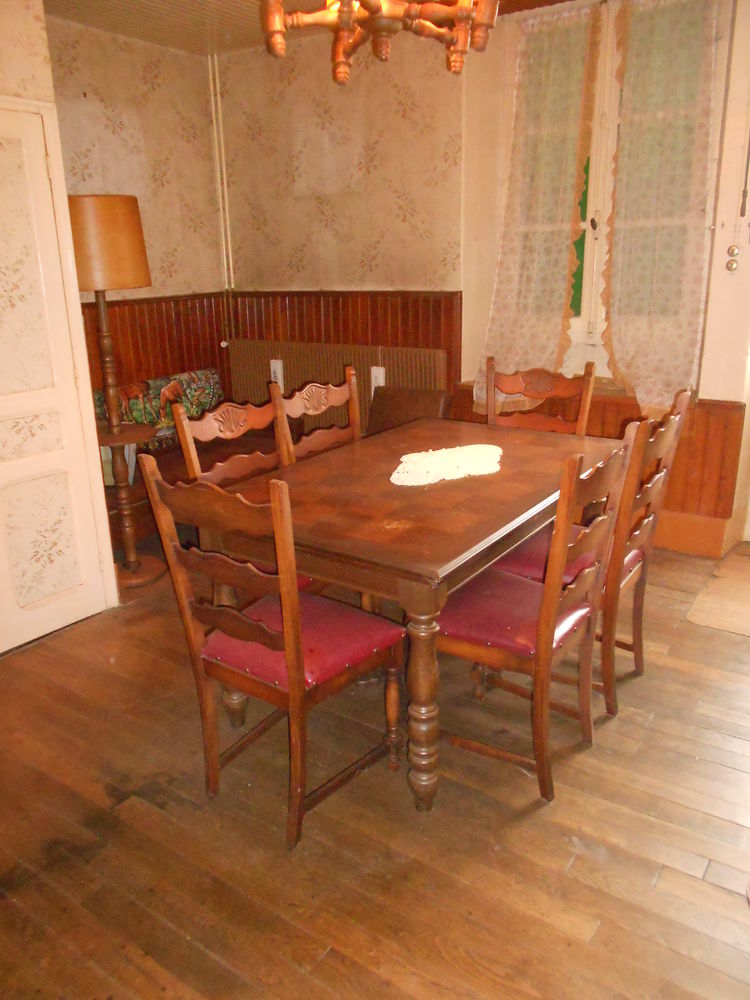 table avec 2 rallonges et 6 chaises 120 Joinville (52)