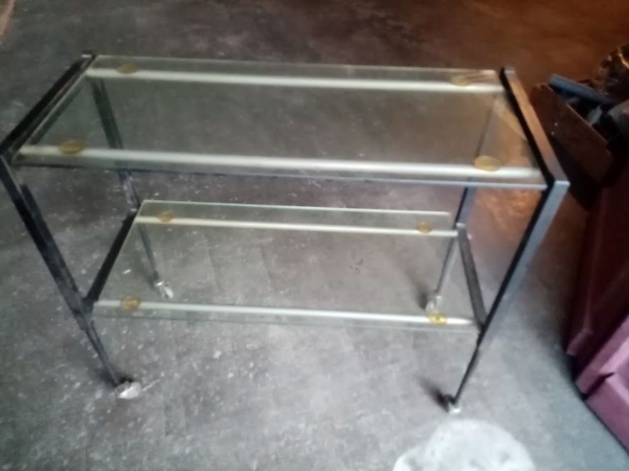 Table avec roulettes pour t�l�vision ou autre 0 Toulouse (31)