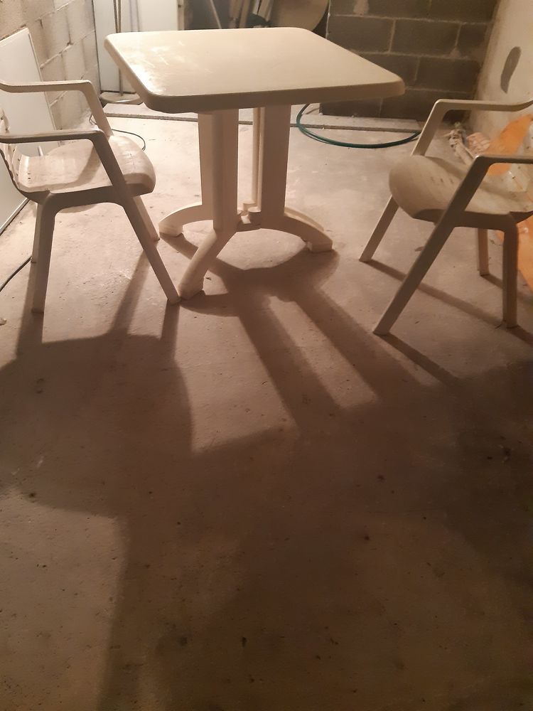 Table balcon ou jardin 30 Th�oule-sur-Mer (06)