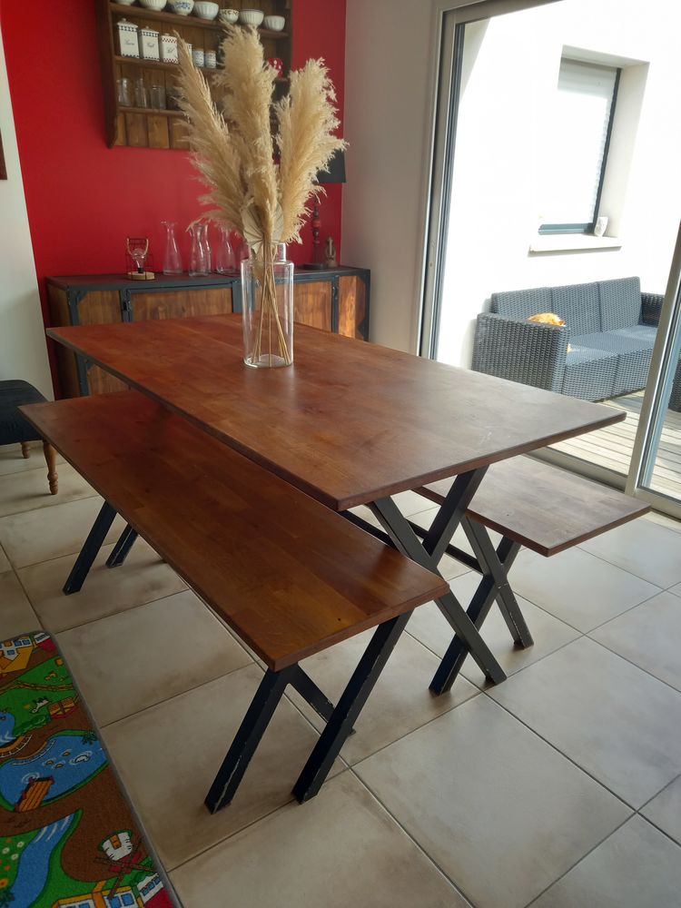 Table et bancs style industriel 150 Vertou (44)
