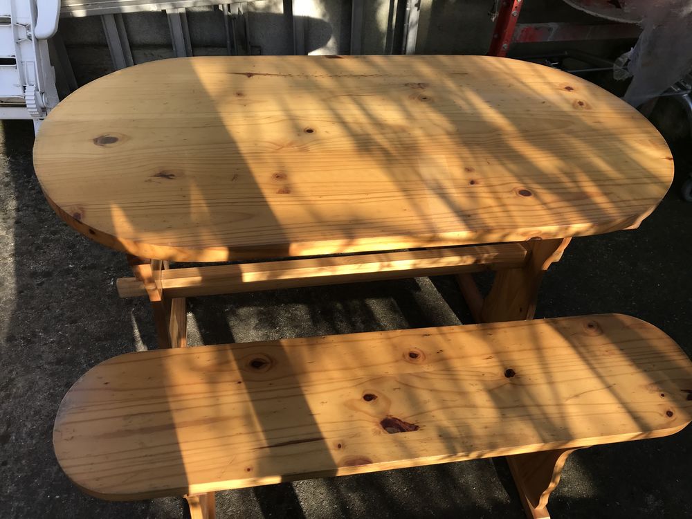 Table et 2 bancs 
50 Longueil-Sainte-Marie (60)