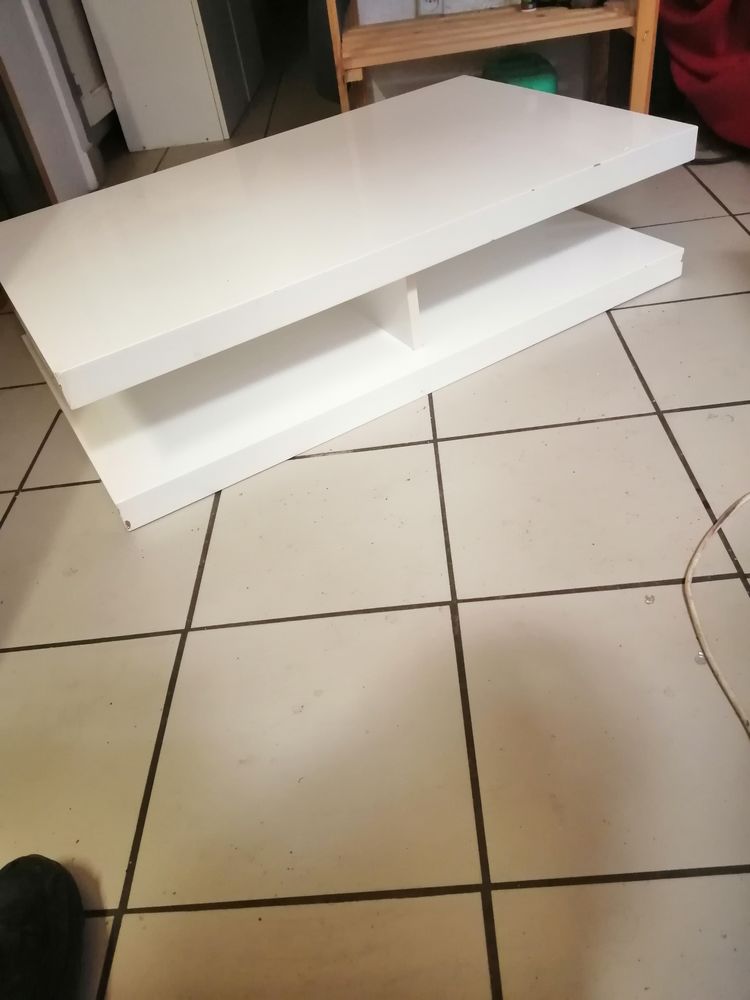 table base bois lisse bon �tat 15e 15 S�te (34)