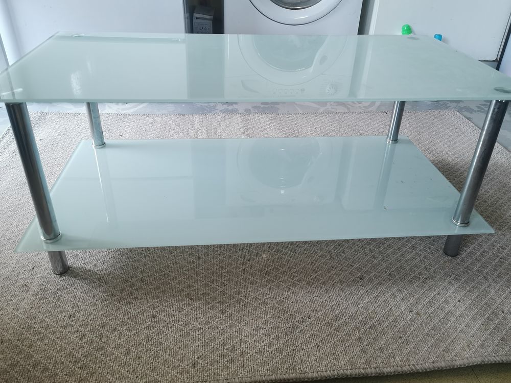 Table base en verre de couleur verre plus meuble tv  150 Sevran (93)