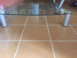 TABLE BASSE D'ANGLE ,TRES MODERNE, PIED ALLU , EN VERRE 25 Rocbaron (83)