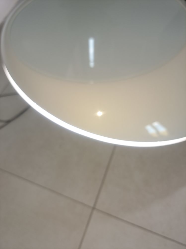 Table basse avec lumi�re Led incorpor�e design blanche 120 Peillon (06)