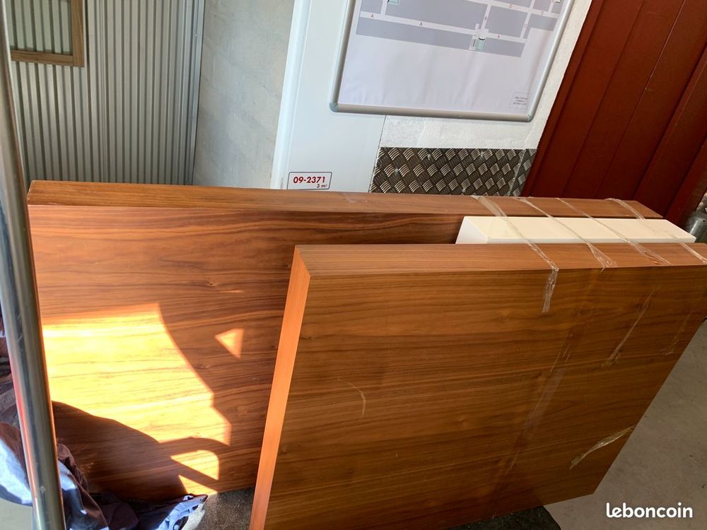 TABLE BASSE EN BOIS ET LAQUE AVEC UN PLATEAU TOURNANT 0 Pontault-Combault (77)