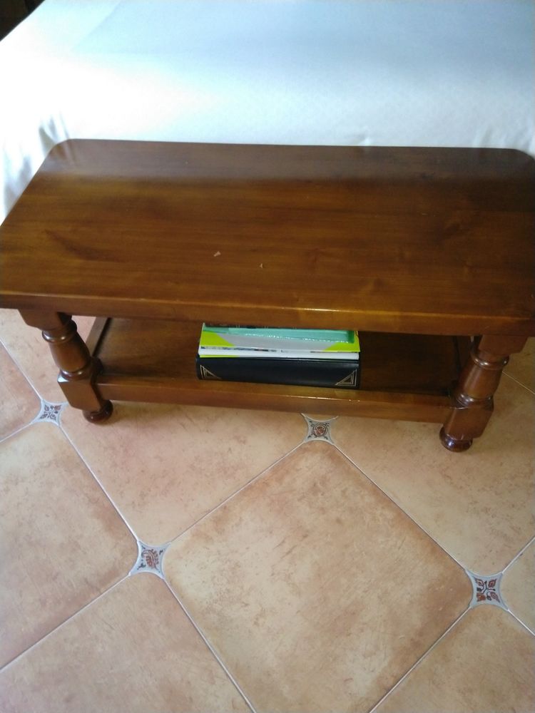 Table basse en bois massif 45 Villemandeur (45)
