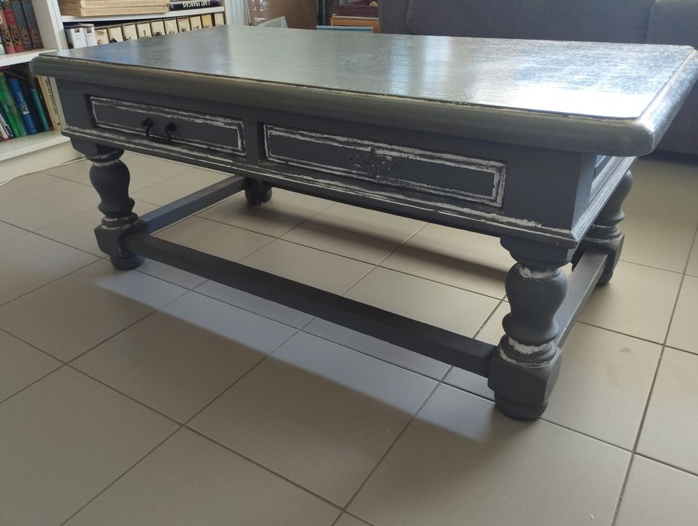 Table basse en bois massif teinte grise et blanc 30 Bandol (83)