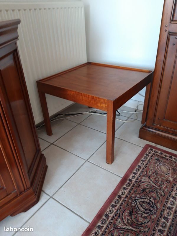 Table basse ou bout de canap� carr� bois massif 20 S�n� (56)