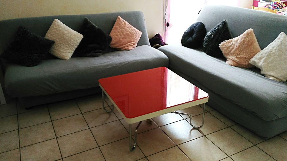 Table basse carr�e rouge 60 Bannalec (29)