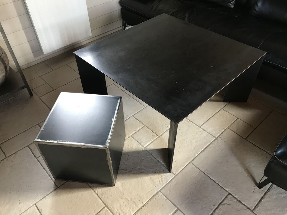 Table basse carr�e en acier noir 250 Brive-la-Gaillarde (19)