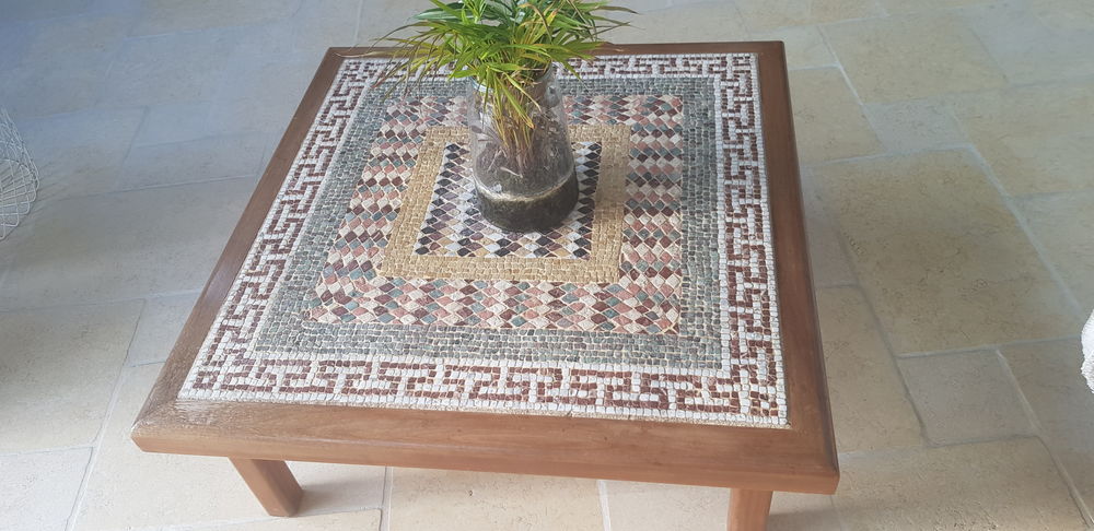 Table basse en ch�ne massif et fa�ence marocaine 
0 Dormelles (77)