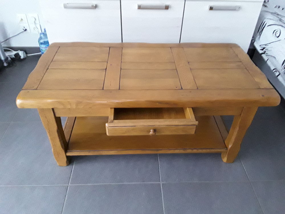 Table basse en ch�ne massif.. 350 Thonon-les-Bains (74)