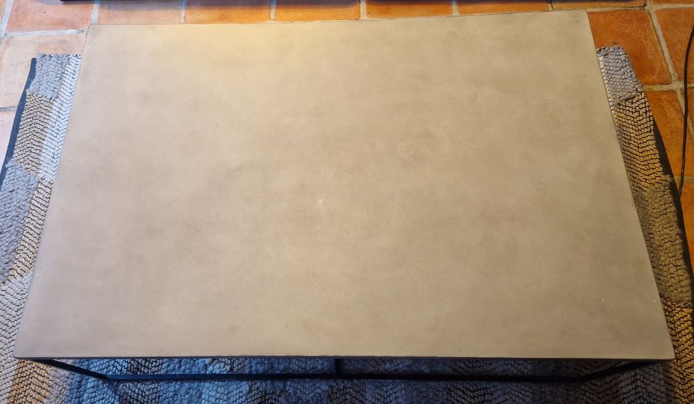 Table basse effet b�ton en r�sine et m�tal 150 Bondy (93)