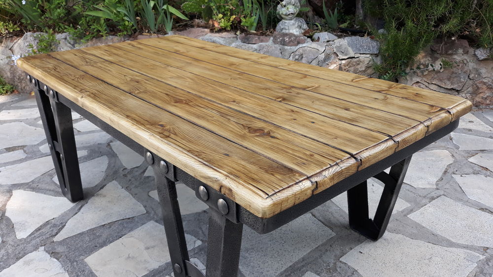 Table basse indus ( style industriel ) 220 La Farl�de (83)