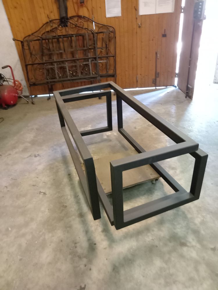 Table basse infinity neuve Peinte en noir 850 Le Tignet (06)