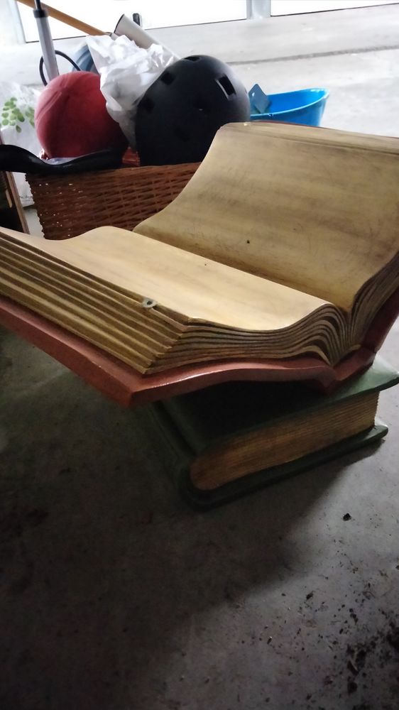 Table basse livre sign�e Conte 550 Communay (69)