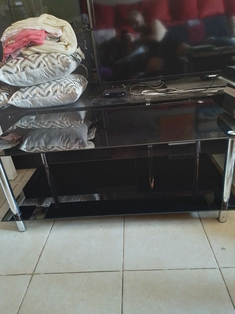 table basse noir en verre 25 Marseille 3 (13)