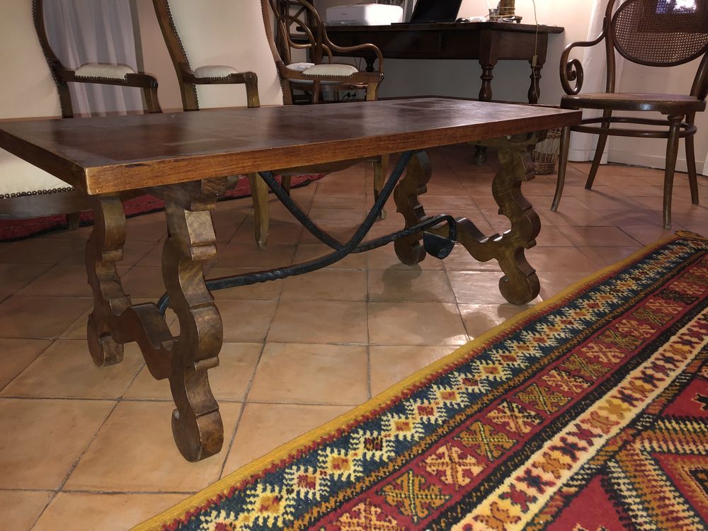 Table basse en noyer et fer forg� 300 Caseneuve (84)