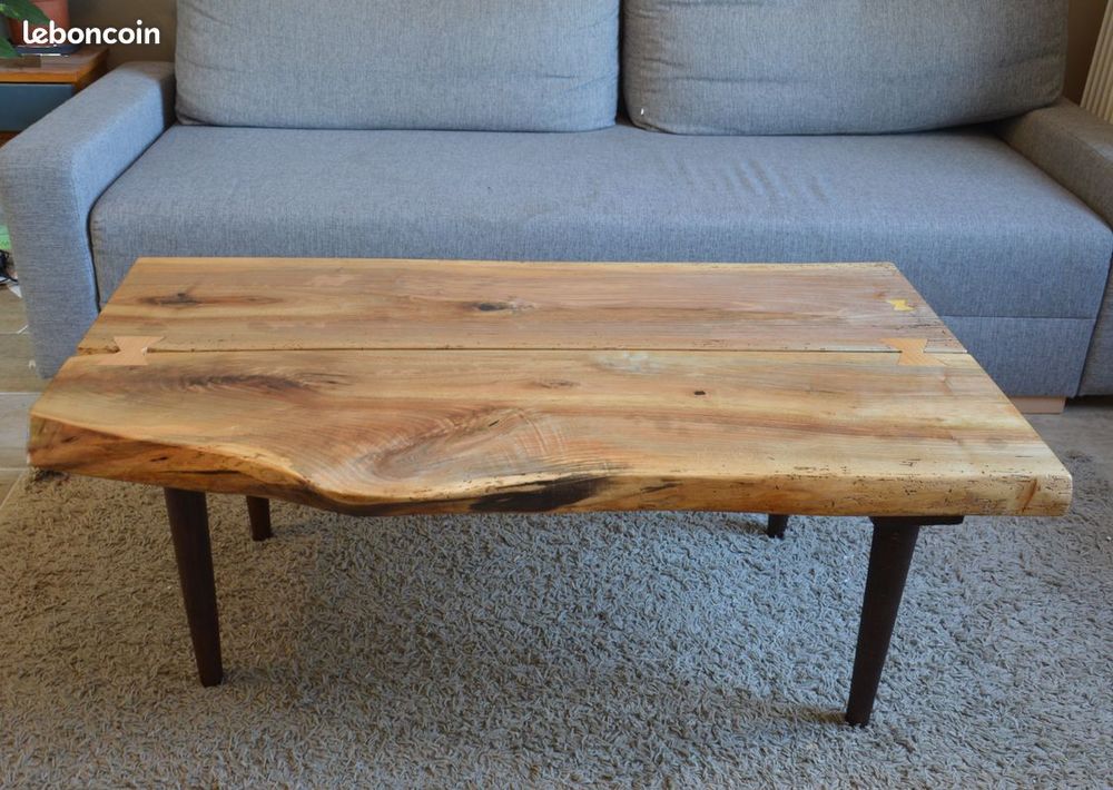 Table basse en noyer massif bords live edge, avec papillons 800 Montgeron (91)