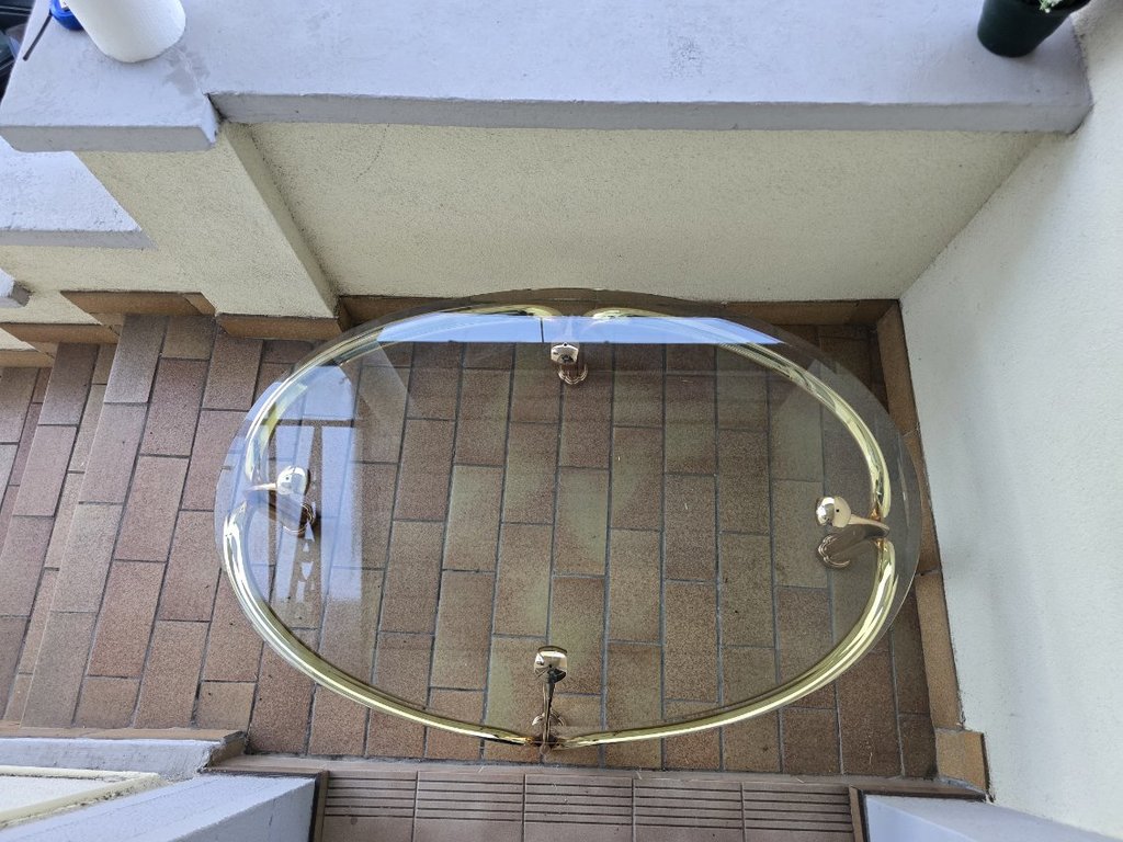 Table basse ovale verre et m�tal dor� 0 Haguenau (67)