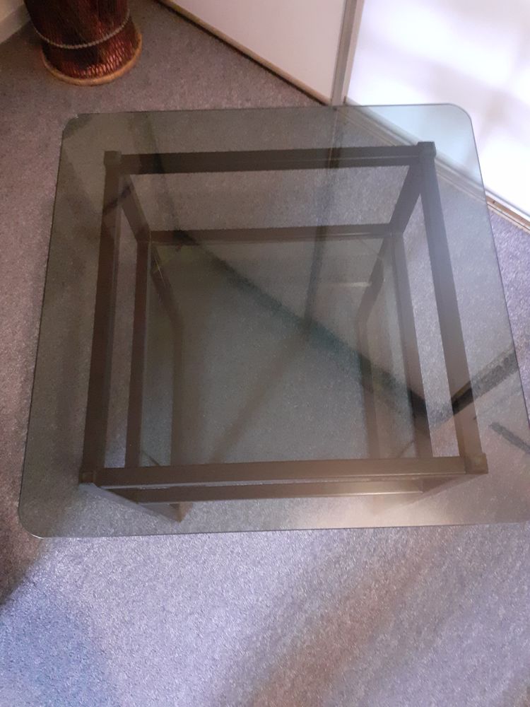 table basse, plateau verre, pieds m�tal noir - Parfait �tat. 35 Ivry-sur-Seine (94)
