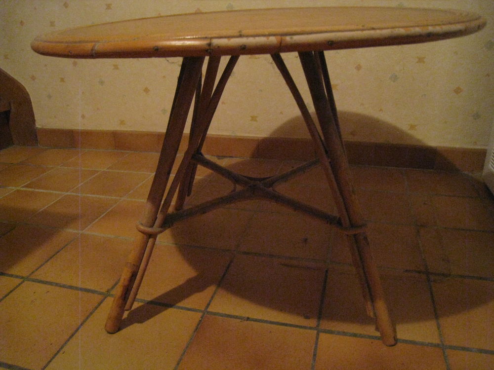 Table basse ronde en rotin 1964 82 Vinay (38)