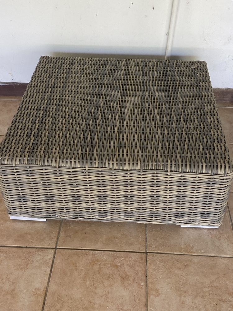 Table basse salon ou salon de jardin avec dessus en verre. 40 Remire-Montjoly (97)