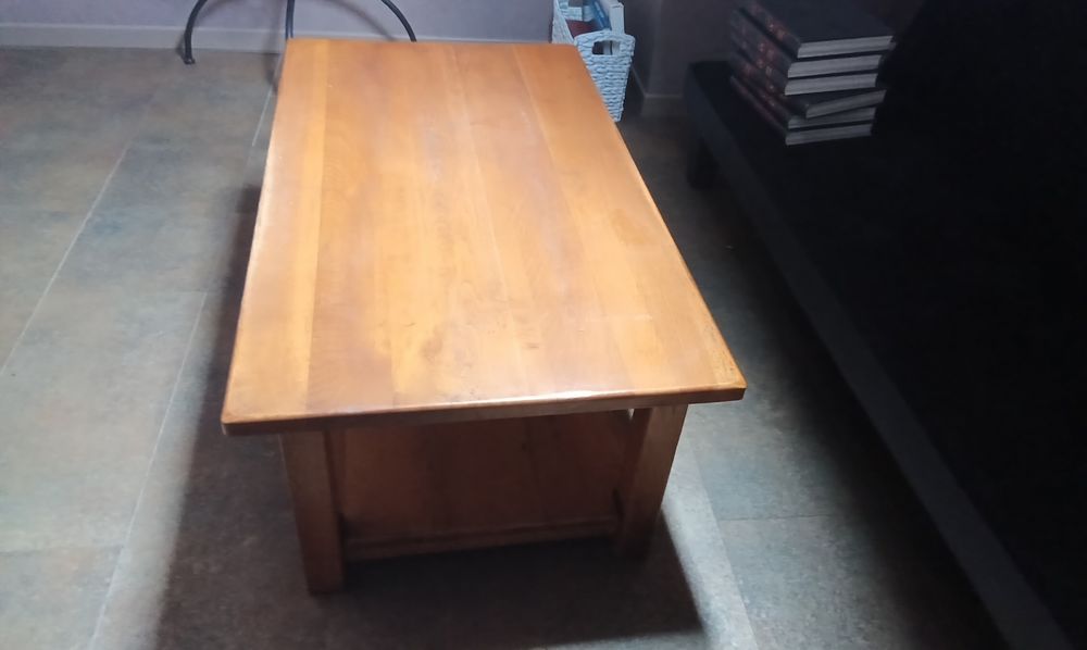 Table  basse  de salon. 130 Saint-Sigismond (49)