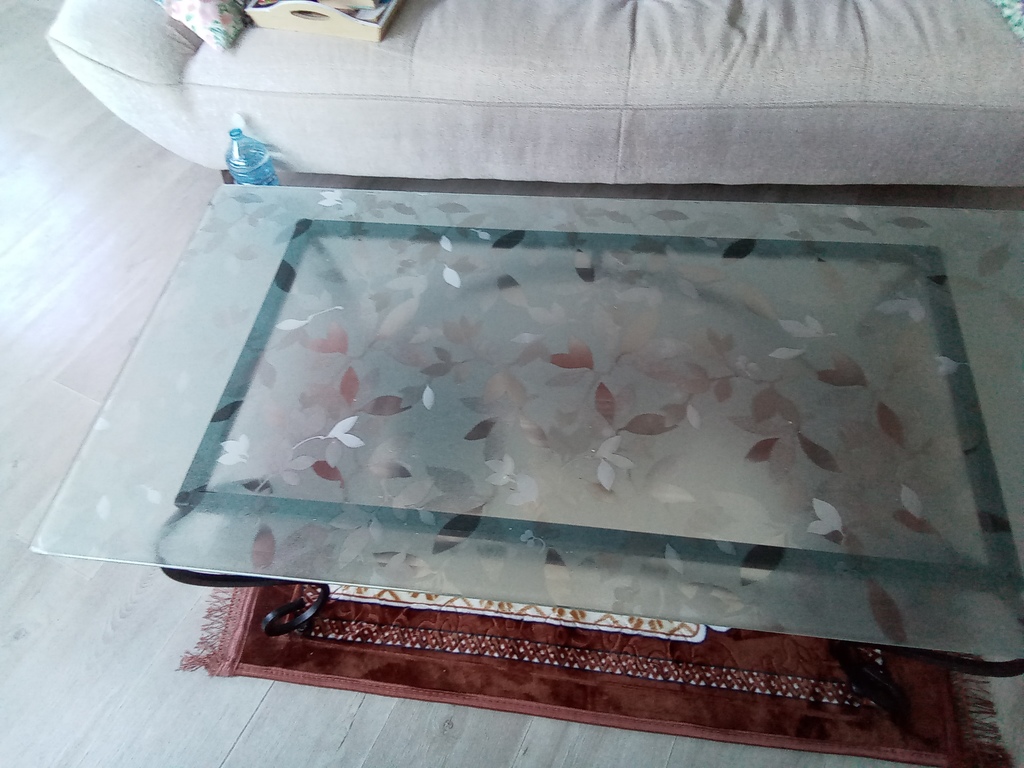 Table basse de salon - socle en fer forg�.
30 Villeneuve-d'Ascq (59)