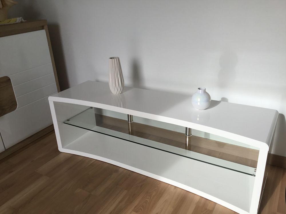 Table basse television
35 Cambo-les-Bains (64)