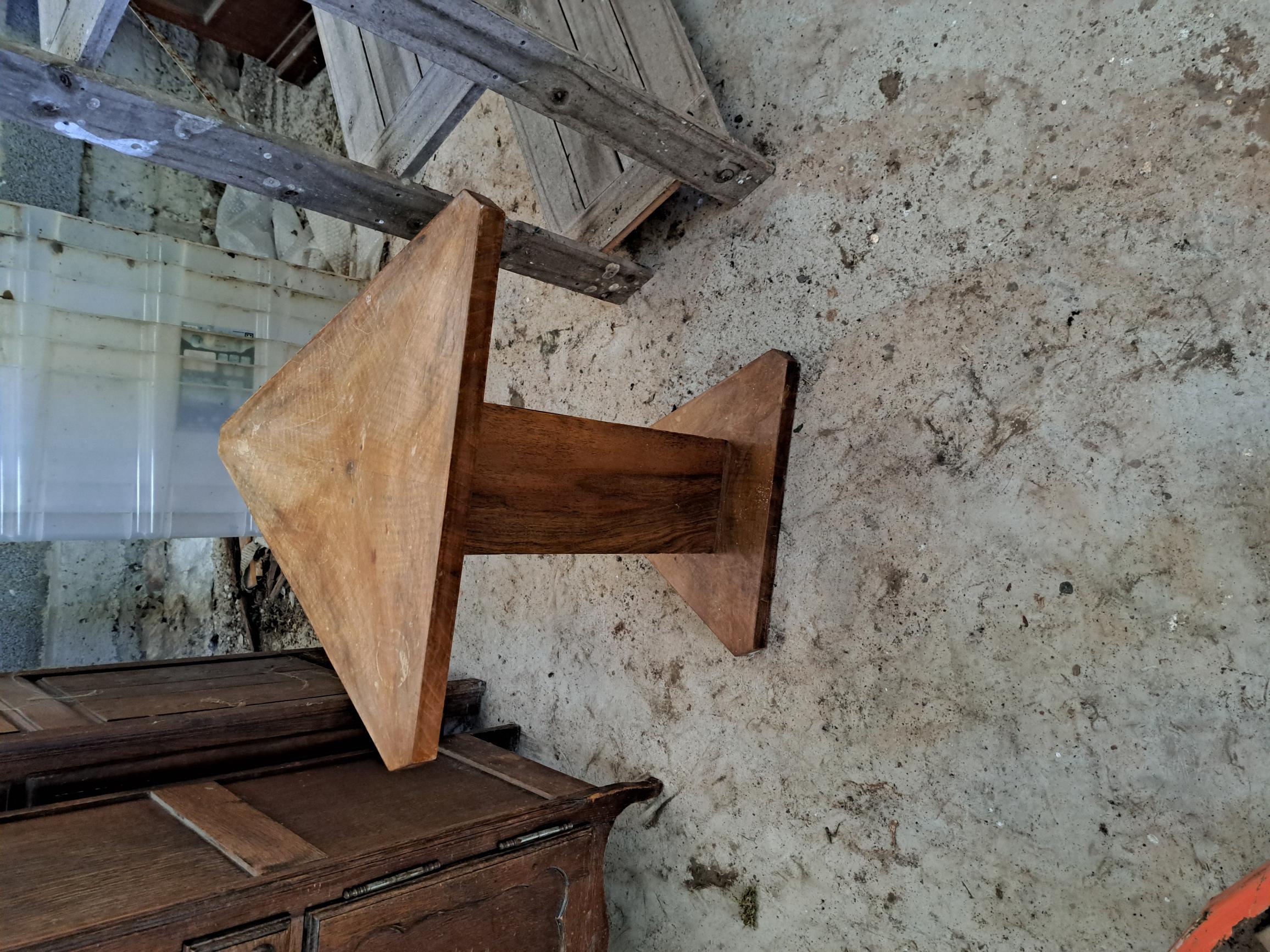 Table basse triangle 10 Englesqueville-la-Perc�e (14)