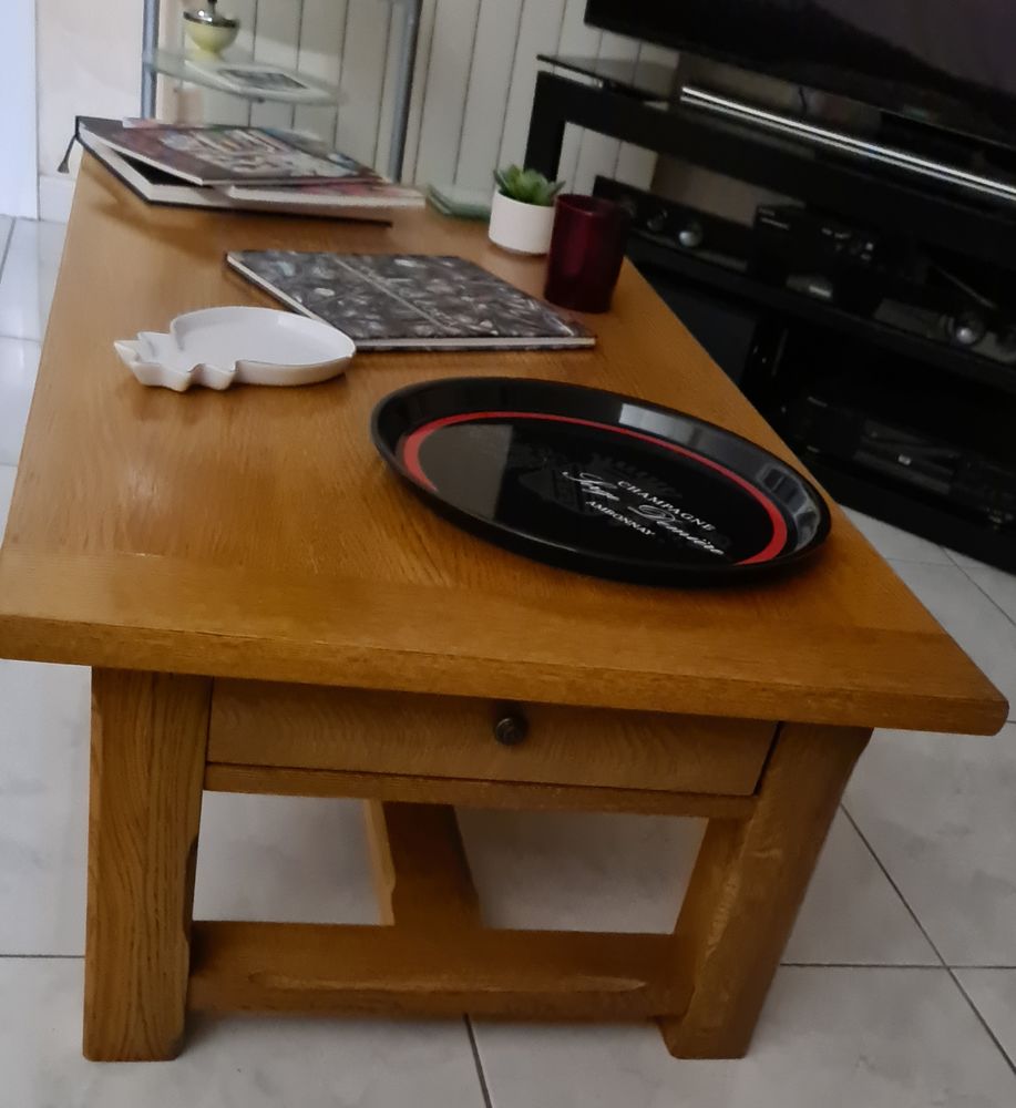 TABLE BASSE  VALEUR NEUF 450 EURO 0 Saint-Vincent-Rive-d'Olt (46)