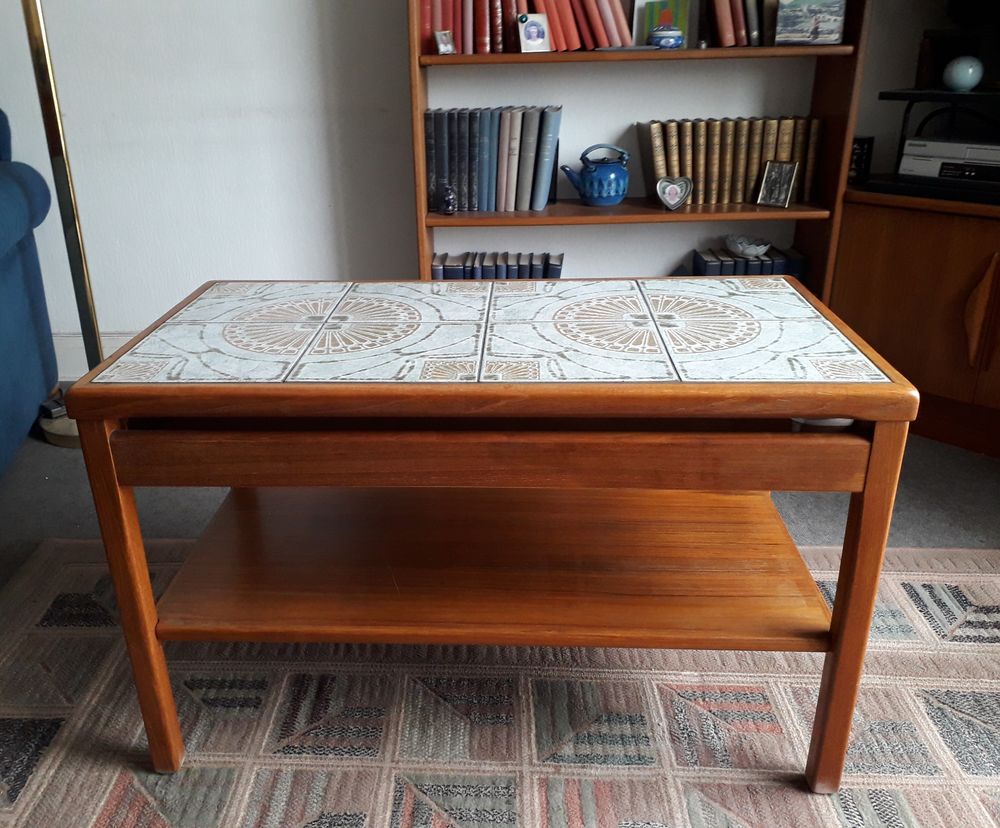 Table basse vintage bois et c�ramique 100 Paris 12 (75)