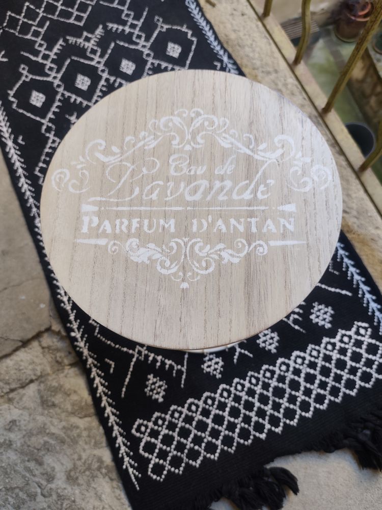 Table Basse Vintage revisit�e avec Inscriptions 35 Montpellier (34)