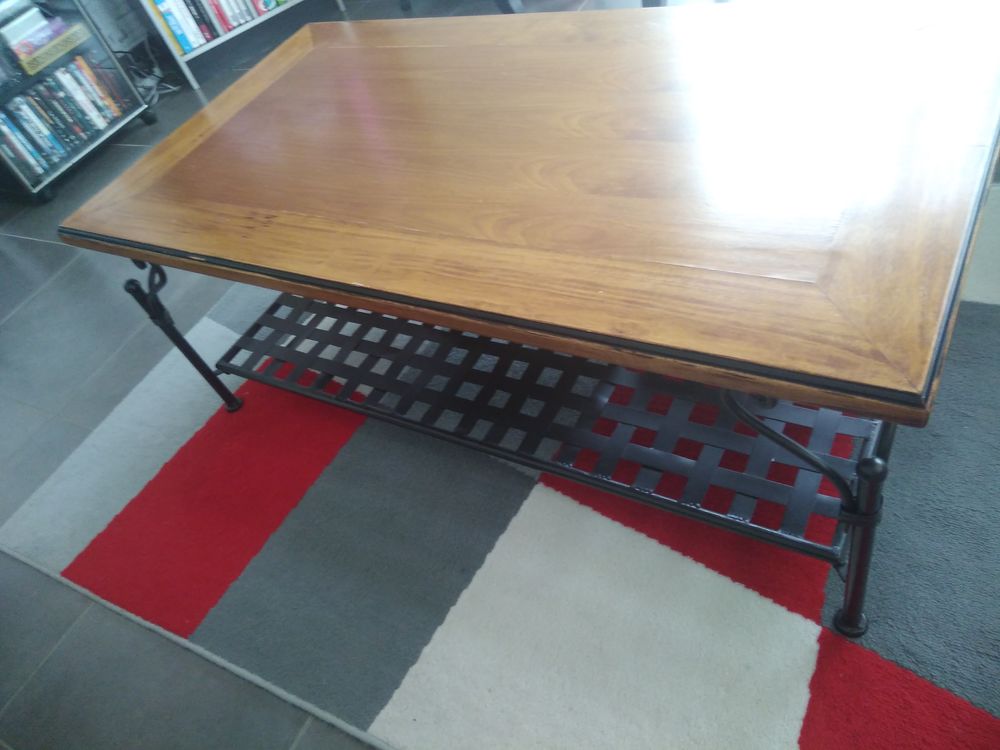 Table basse 0 La Chapelle-Saint-Florent (49)