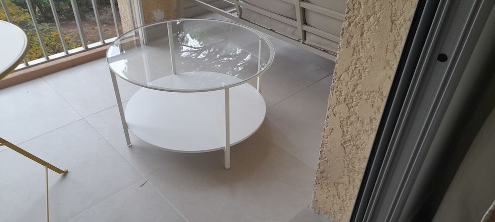 TABLE BASSE 
75 Saint-Rapha�l (83)