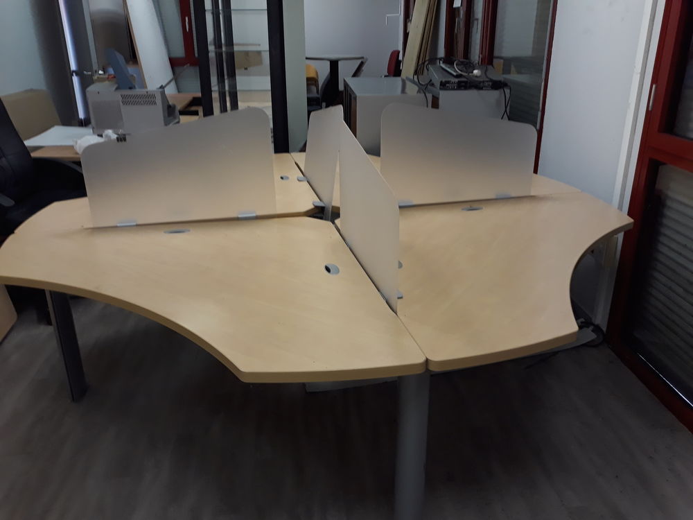 table+b�che+pour+trois+personne+en+bois+avec+s�parateur 490 Villeurbanne (69)