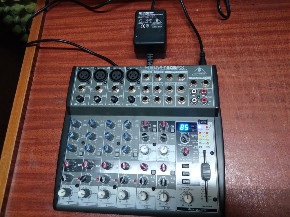 TABLE BEHRINGER 1202 FX 100 Cizay-la-Madeleine (49)
