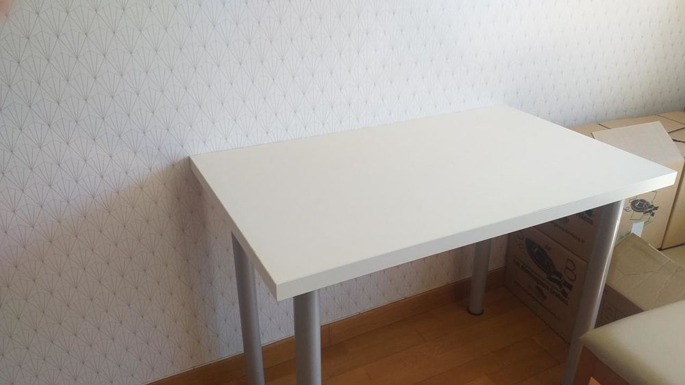 TABLE BEIGE IKEA 40 Plumieux (22)
