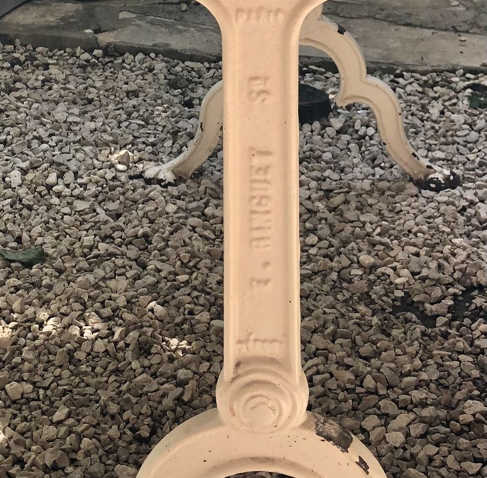 Table bistrot en fonte ancienne 450 Mandelieu-la-Napoule (06)