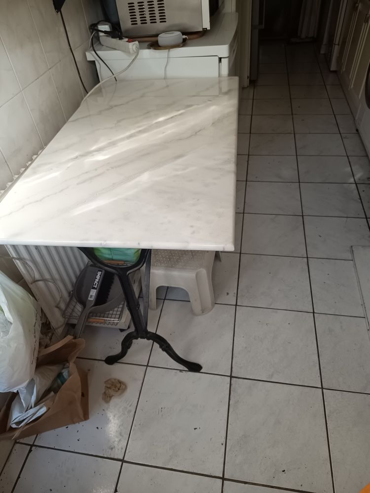 Table de bistrot en marbre blanc. 100 Fontenay-sous-Bois (94)