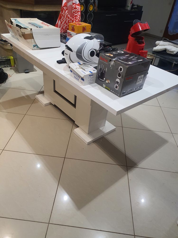 table blan laqu� 80 Bazoches-les-Gallerandes (45)