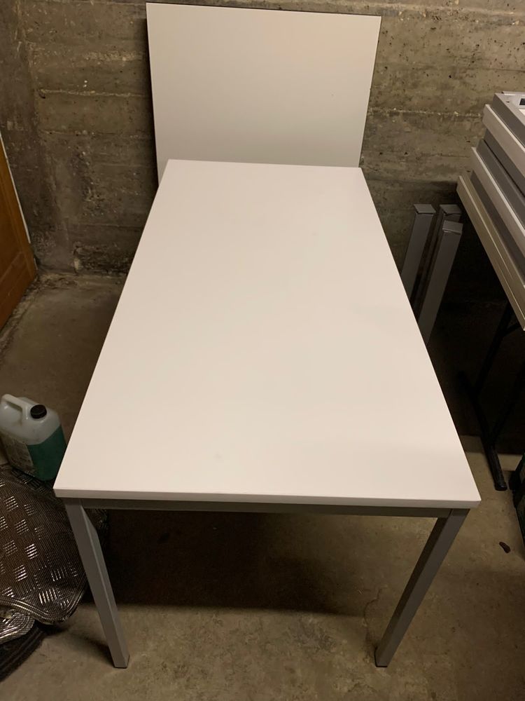 Table blanche 70x140cm
100 Rouen (76)